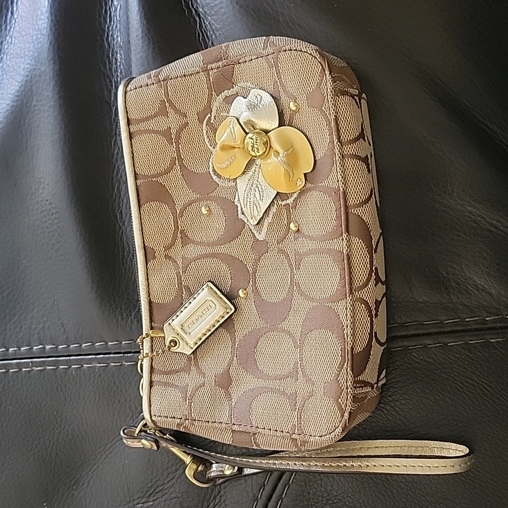 COACH - Picture 2 of 4
